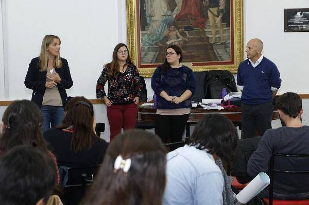 Ducot� y Gonz�lez participaron de una jornada sobre prevenci�n de violencia de g�nero