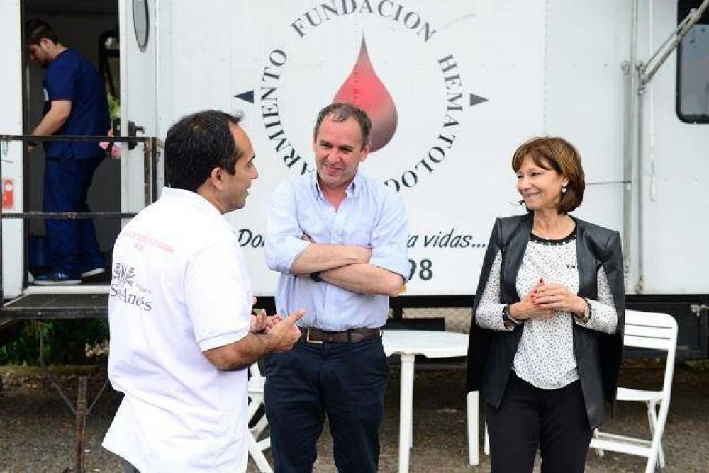San Fernando presente en la campa�a de donaci�n de sangre de UdeSA