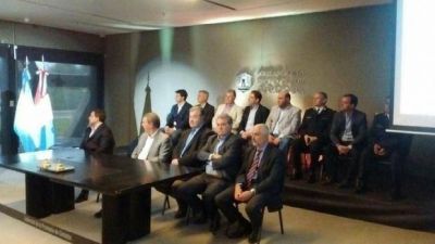 Provincia entreg� veh�culos y equipos que se destinar�n a seguridad urbana