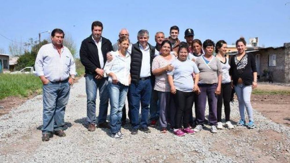 Encuentro de Britos y funcionarios con los vecinos del Barrio Las Esperanzas