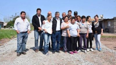 Encuentro de Britos y funcionarios con los vecinos del Barrio Las Esperanzas