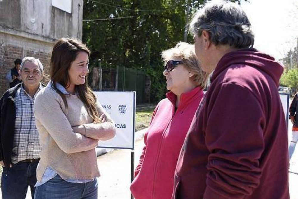 Sol Jimenez recorri� las obras de pavimentaci�n e hidr�ulica en el barrio Guadalupe