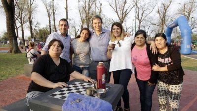 Cascallares recorri� obras en la Plaza Almafuerte de Glew