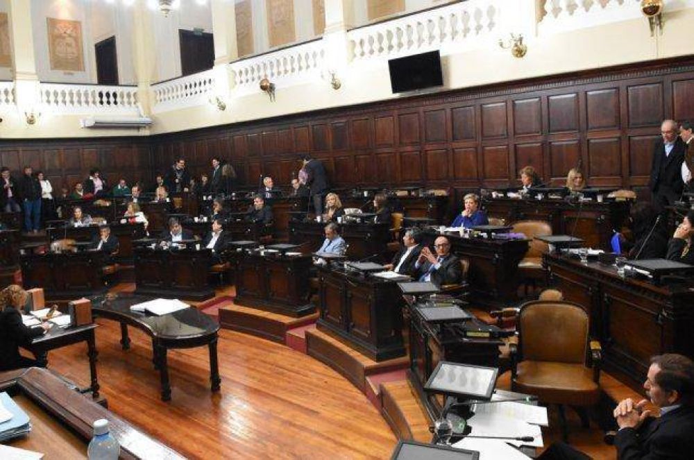 El oficialismo tild� de 
