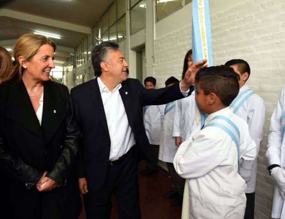 Cornejo pagar� deuda por el �tem zona a docentes