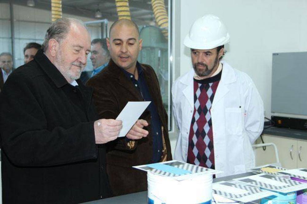 El gobernador recorri� empresas pampeanas radicadas en el Parque Industrial