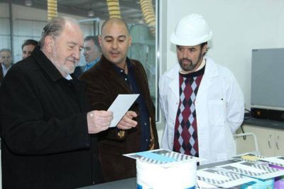 El gobernador recorri� empresas pampeanas radicadas en el Parque Industrial