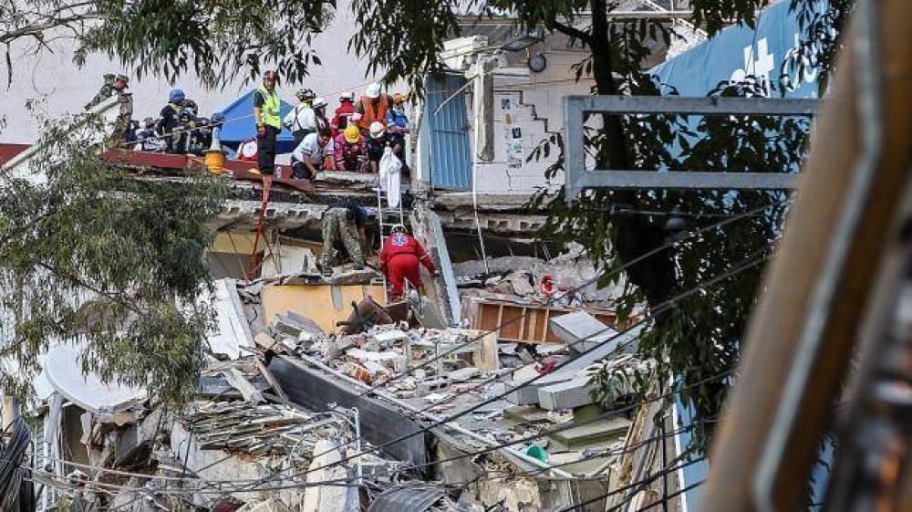 Estiman gastos superiores a los 2.000 millones de dlares para la reconstruccin edilicia tras sismo