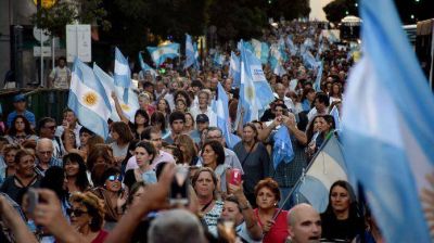 Multitudinaria marcha a favor de la vida por nacer