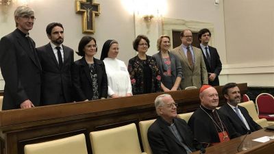 El Vaticano premi� a dos acad�micos argentinos