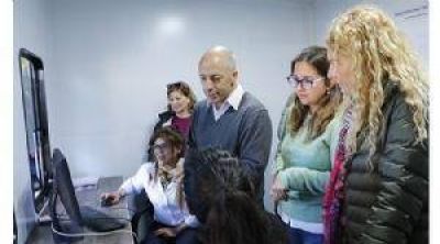 Ducot� y su candidata siguen con las inauguraciones