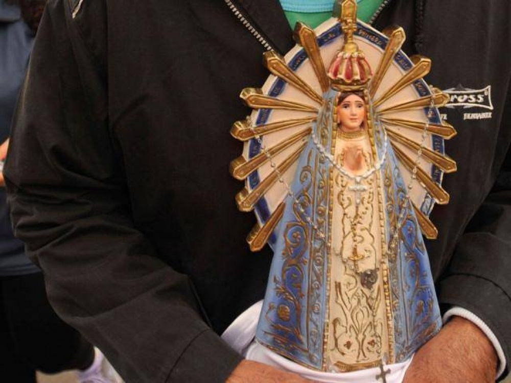 A Luj�n, junto a los peregrinos
