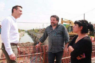 Vi�uales recorri� la obra h�drica y los nuevos asfaltos de Santa Marta