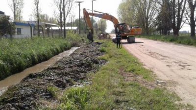 Trabajos municipales: cloacas, tubos, parque de la Salud en Del Carril y otros