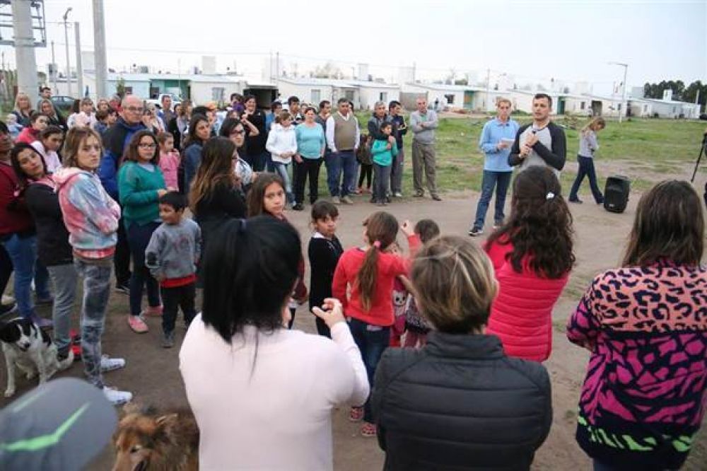 Bucca anunci� la construcci�n de una plaza en el nuevo barrio Los Zorzales