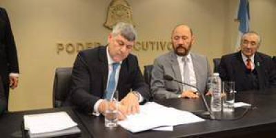 Insfr�n y Buryaile suscribieron un acuerdo para realizar obras de electrificaci�n rural para Formosa