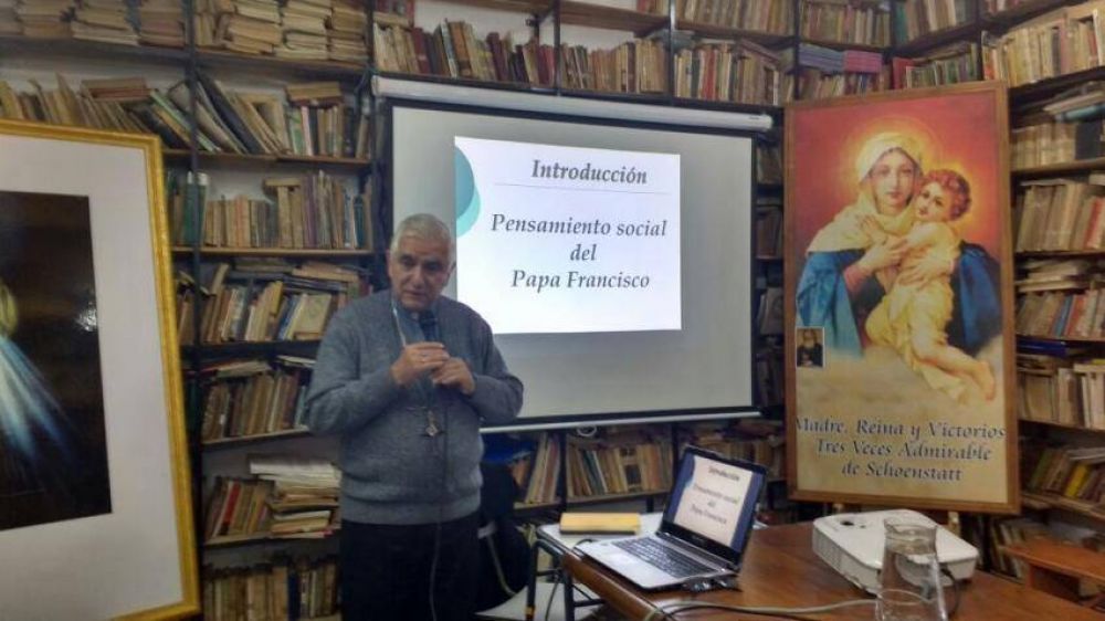Mons. Lozano habl de los desafos sociales en el trabajo pastoral