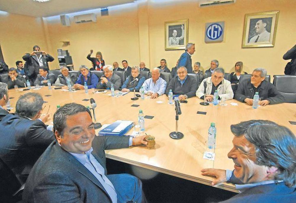 El Gobierno y la CGT buscan frenar juicios contra obras sociales