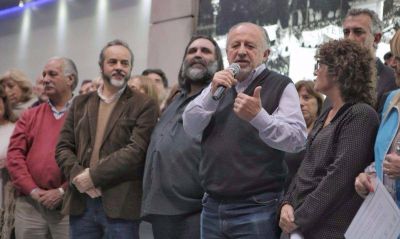 Cumbre del sindicalismo duro en la asunci�n de Baradel a la CTERA