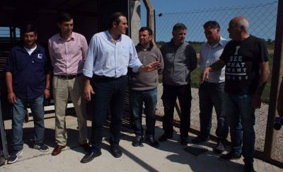 Inauguran en Dolores la Estaci�n de Bombeo construida sobre el Canal A