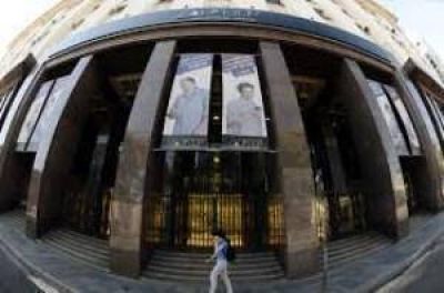 La recaudaci�n impositiva del mes pasado habr�a crecido m�s de 30% y superar�a los $220.000 M