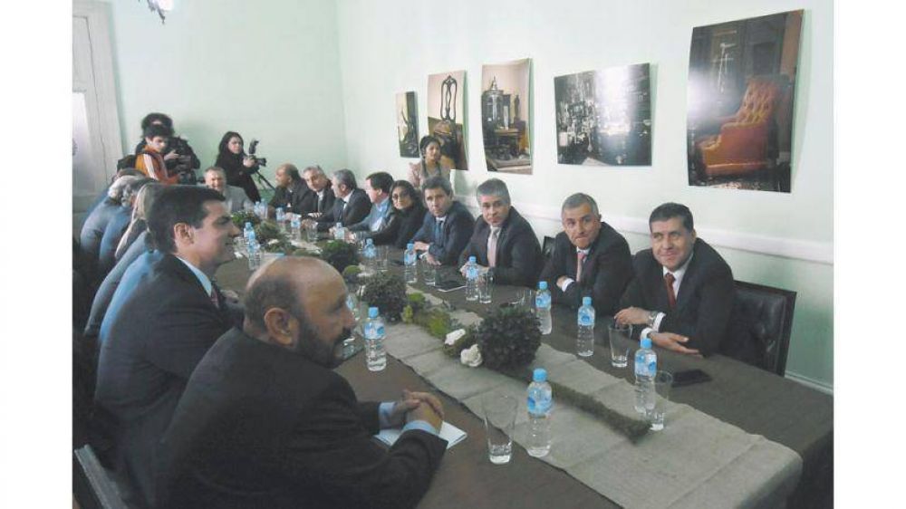 El Gobierno se queda con la carta del Pacto Fiscal para negociar en 2018 con provincias
