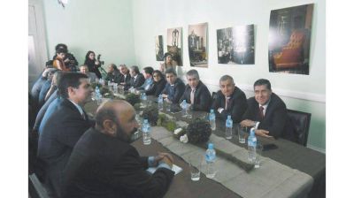 El Gobierno se queda con la carta del Pacto Fiscal para negociar en 2018 con provincias