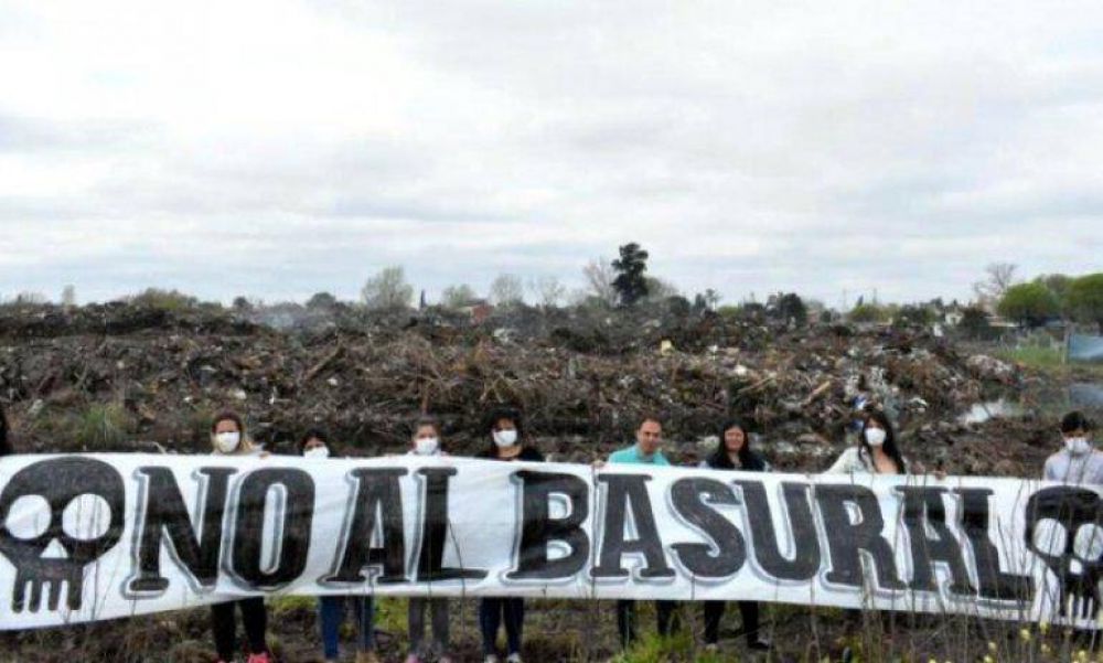 Denuncian que se triplic� el basural ubicado en el l�mite de Jos� C. Paz