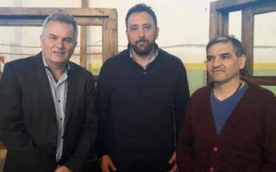 Bah�a Blanca: Internos de una c�rcel construyen aberturas para viviendas sociales