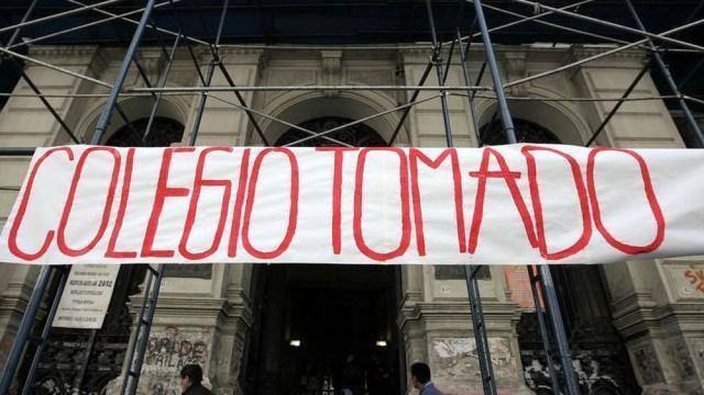 Presentaron la denuncia por abuso y crece el esc�ndalo en el Buenos Aires