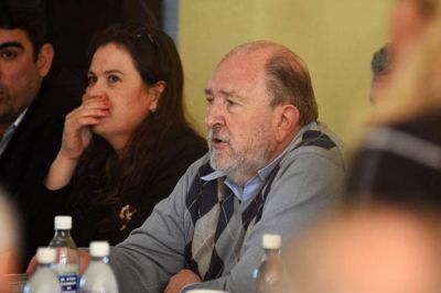 Elecciones: Verna junt� a los intendentes del PJ
