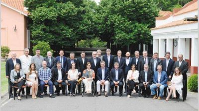 Macri prepara un encuentro con todos los gobernadores despu�s de las elecciones