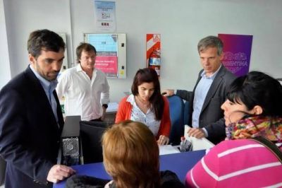 Basavilbaso recorri� oficinas de ANSES en Rosario