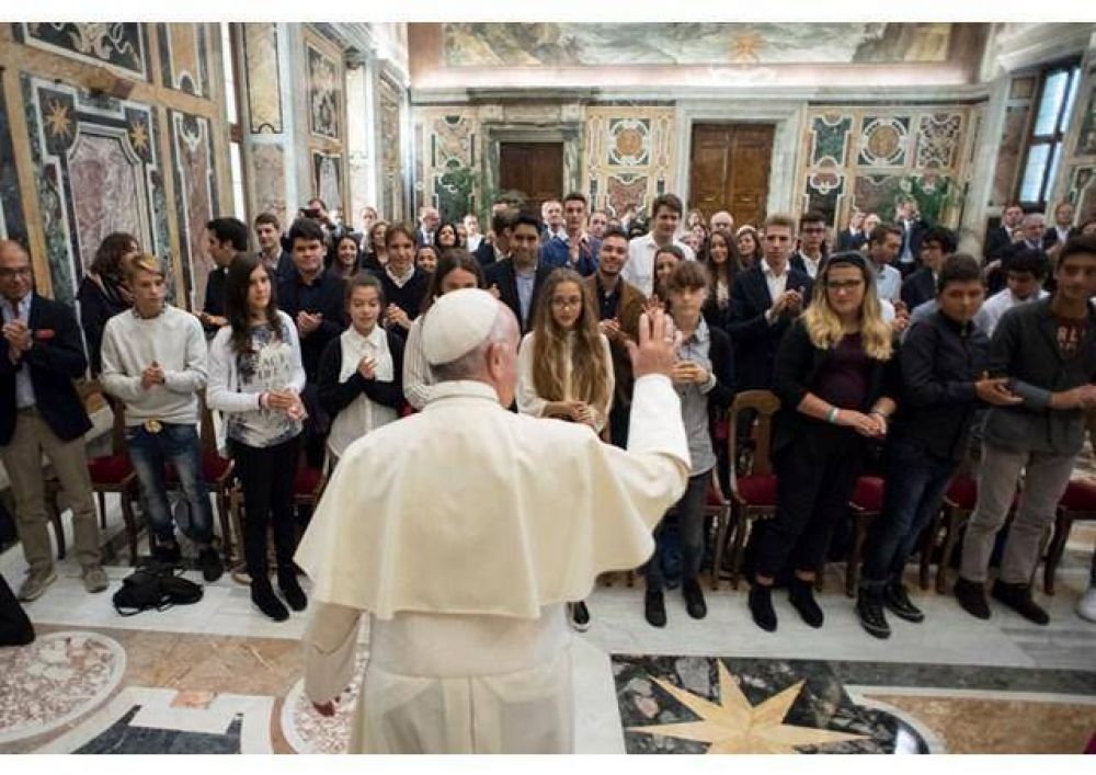 Papa: Construir la civilizacin del amor a travs del don