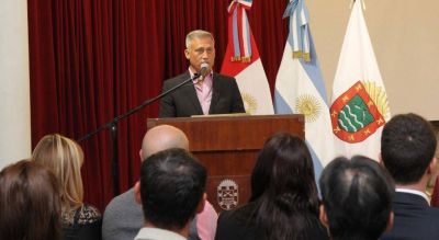 El escurridizo Avil�s, con se�ales hacia Cambiemos
