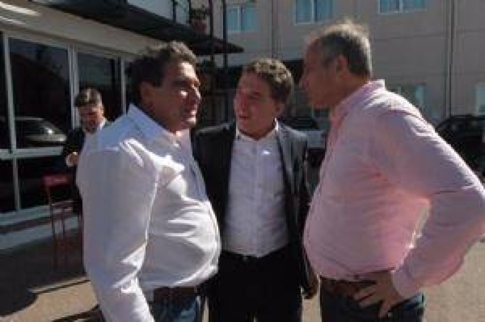 Dujovne dijo en C�rdoba que no hay proyecto de flexibilizaci�n laboral