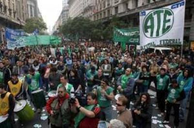 Paro y movilizaci�n de ATE hacia el Congreso por m�s presupuesto