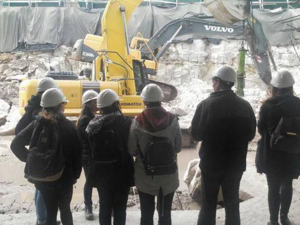 Arquitectos recorrieron obra del Centro de Abastecimiento de Agua que OSSE