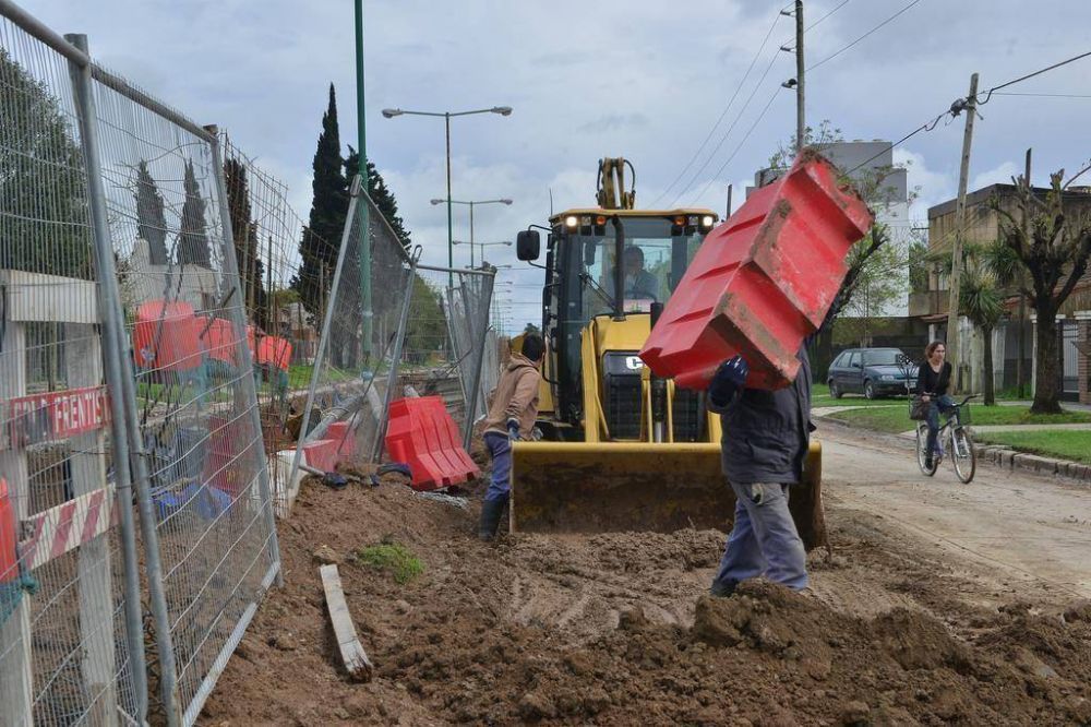 Otro d�a de penurias por el acueducto da�ado