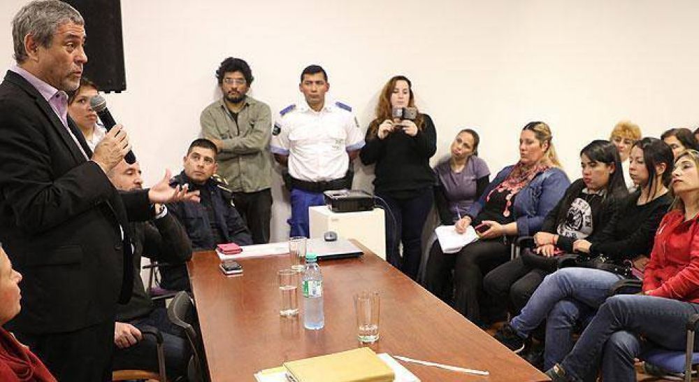 Ferraresi: �Avellaneda tiene 180 polic�as menos por decisi�n de Vidal�
