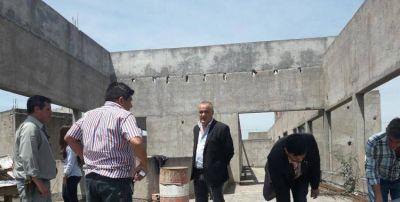 Comenzaron las obras en la policl�nica de Lomas de Taf�