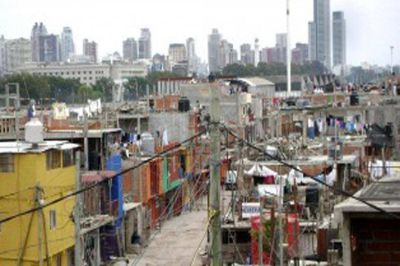 Suspenden por un a�o los desalojos de familias en villas y asentamientos