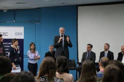 Alumnos de la Ciudad participaron de un encuentro de di�logo interreligioso y convivencia ciudadana