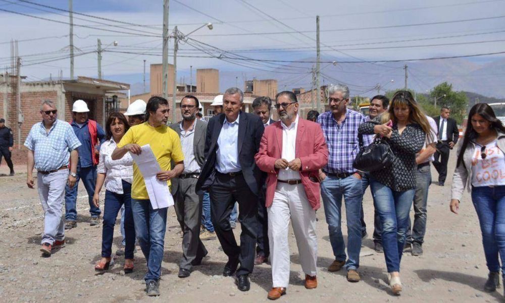 Pavimentaci�n en Tupac Amaru
