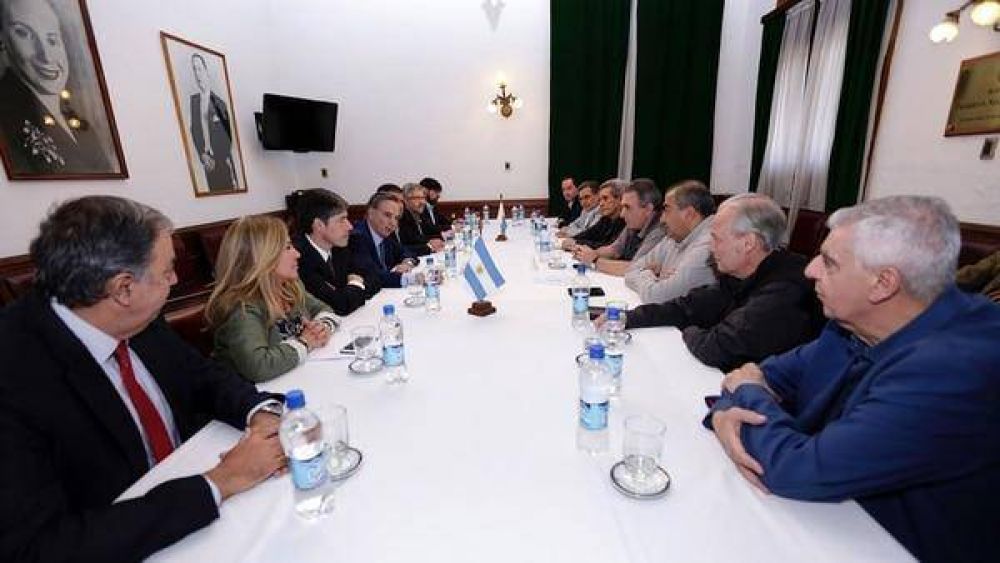 La CGT se reuni� con diputados y senadores en el despacho de Miguel �ngel Pichetto