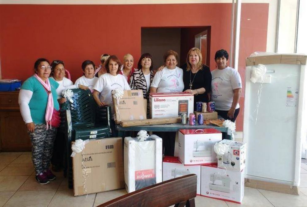 Corval�n se reuni� con la Asociaci�n �Mujeres con Vida�