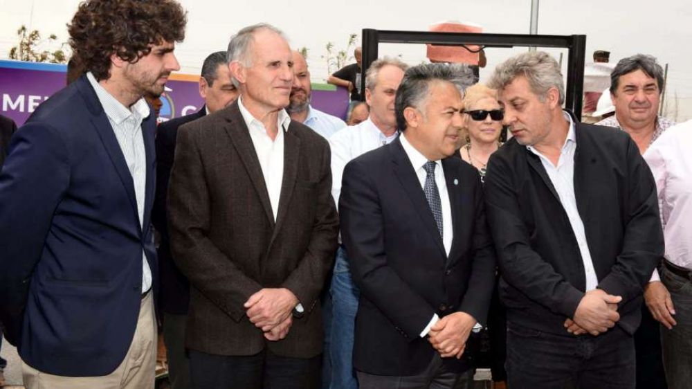 Una obra provoc� un tenso cruce y calent� la campa�a