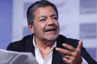Junto a empresarios, el l�der de la UOCRA se despeg� del �Pata� Medina
