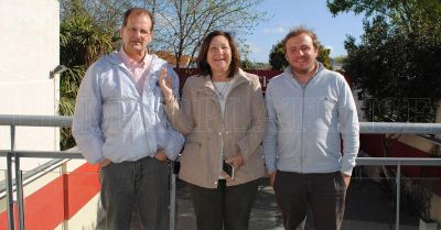 Con duras cr�ticas al oficialismo, debatieron candidatos a concejal