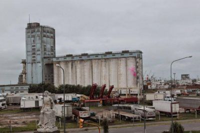 Podr�an construir una terminal de contenedores en los silos del puerto